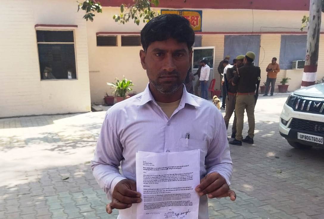 ‘अंधे-बहरे सिस्टम’ के खिलाफ किसान की हुंकार, चकरोड़ मुक्त न हुआ तो कलेक्ट्रेट में होगा धरना, 25 शिकायतों के बाद भी नहीं मिला न्याय