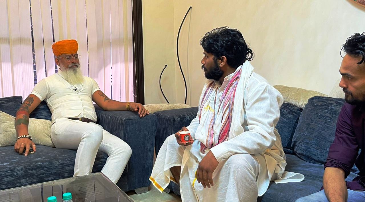 अचानक गायब हुए सवर्ण परिषद के अध्यक्ष दिल्ली पहुंचे, 8 मार्च को दिल्ली में है यूजीसी बिल के विरोध में प्रदर्शन, पीएम मोदी के पिंडदान और वायरल ऑडियो ने बढ़ाई थीं मुश्किलें, सीओ बोले पंकज धवरैया के खिलाफ विभिन्न जिलों में 26 मुकदमे दर्ज