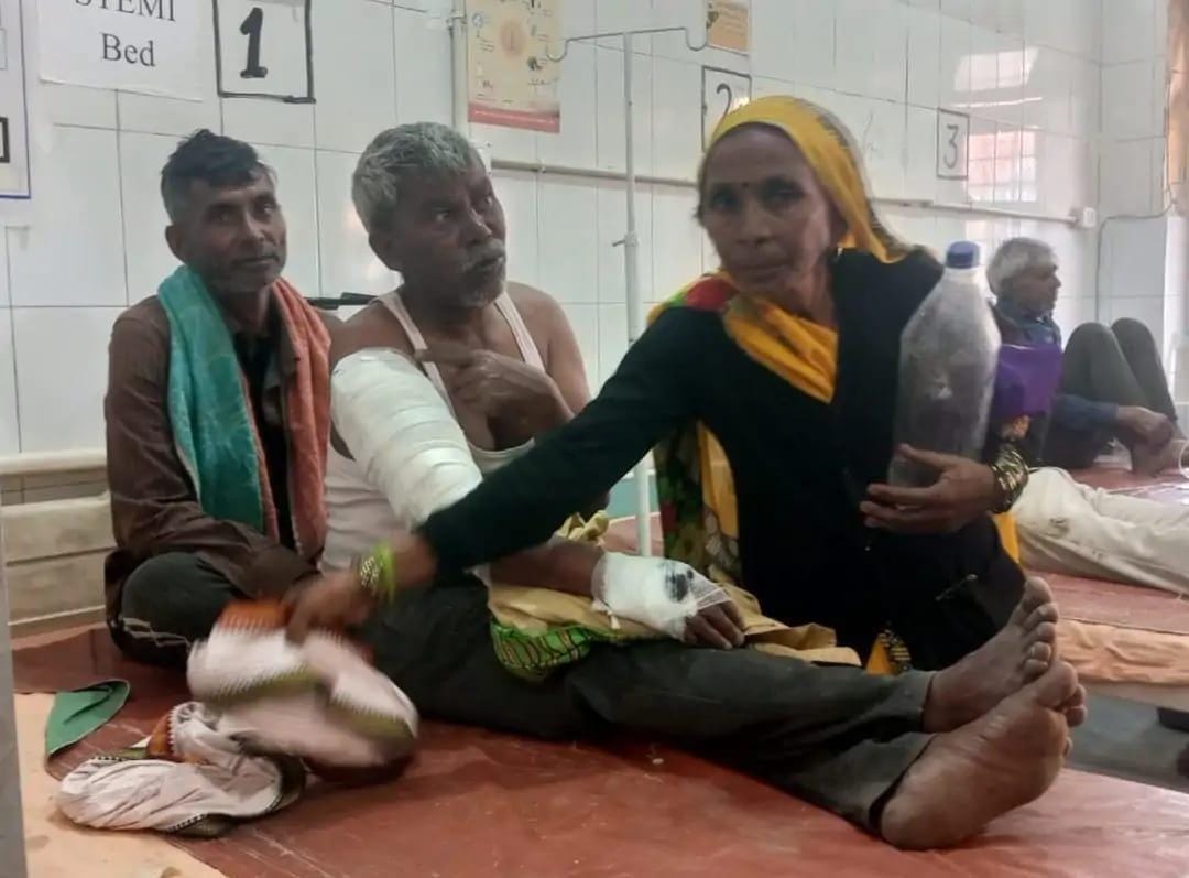 सादाबाद : मोपेड फिसलने से युवक गंभीर रूप से हुआ घायल