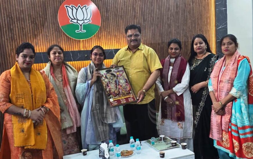 समाज और देश के प्रति महिलाओं के योगदान को नमन, पूर्व भाजपा जिलाध्यक्ष ने किया नारी शक्ति का अभिनन्दन