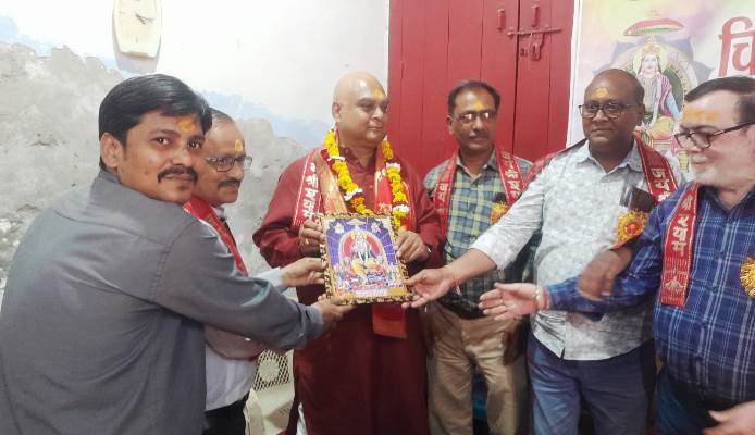 कुलश्रेष्ठ सभा हाथरस ने धूमधाम से मनाया होली मिलन समारोह