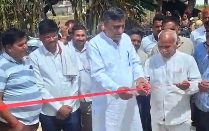 सादाबाद : नगला बिहारी में पानी की टंकी का शुभारंभ, विधायक गुड्डू चौधरी ने फीता काटकर किया श्रीगणेश, 175 घरों को मिलेगा लाभ
