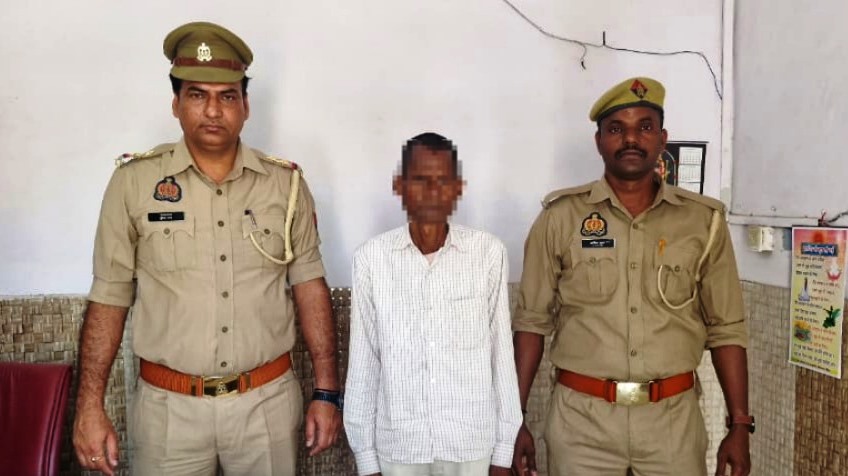 सिकंदराराऊ में डंडा मारकर बेटे की हत्या करने वाला आरोपी गिरफ्तार