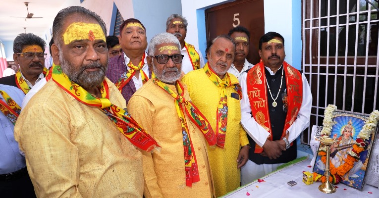 टेंट, लाइट, कैटरिंग एवं फूल व्यापारी एसोसिएशन का होली मिलन समारोह, कवि सम्मेलन में झलकी ब्रज की रंगत