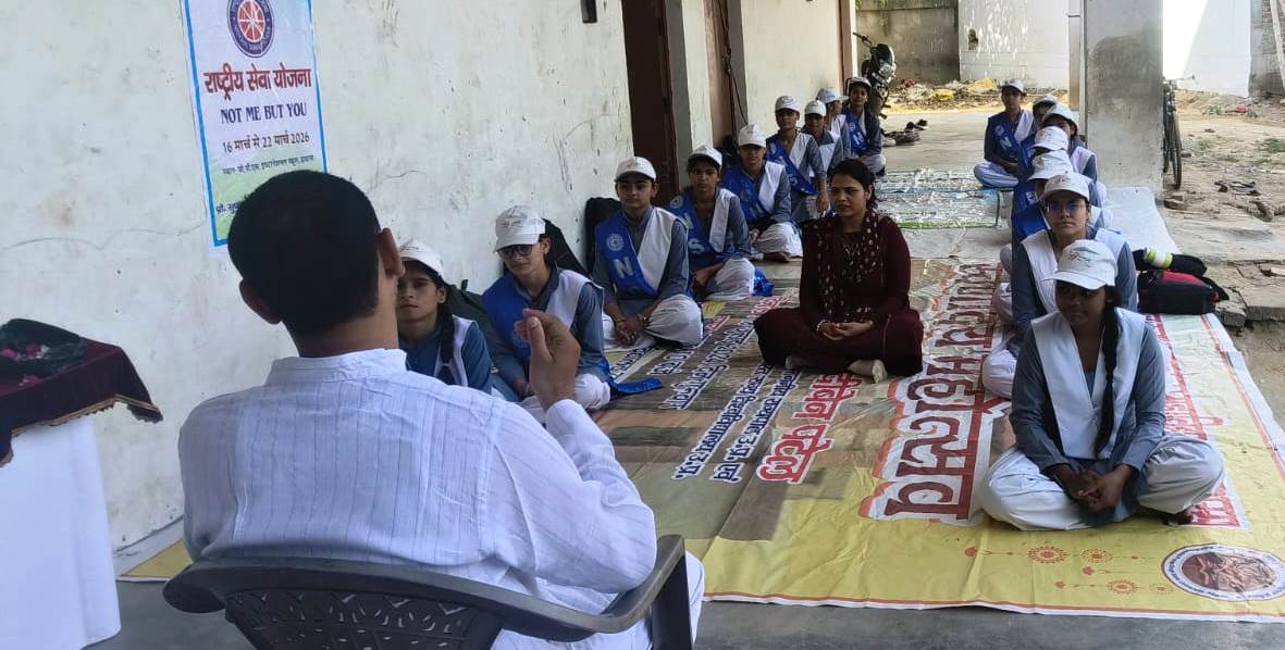 एनएसएस शिविर में गूंजे ‘स्वच्छ भारत’ के नारे, गांव में चलाया स्वच्छता अभियान, अग्निशमन विभाग ने दिए सुरक्षा के टिप्स