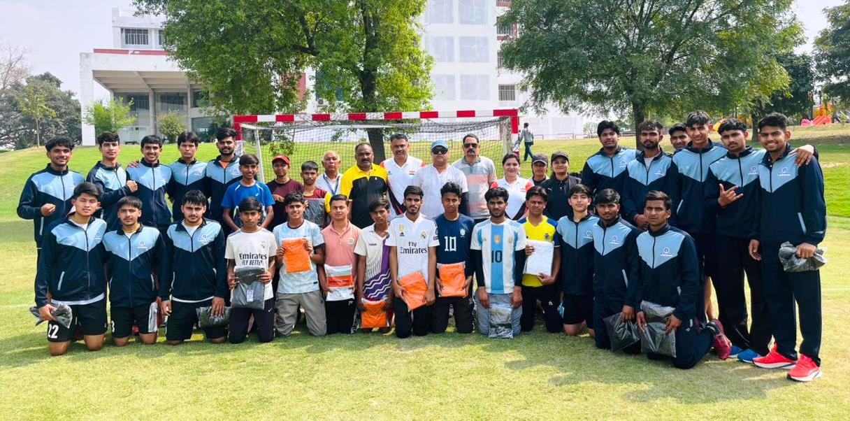 जिला स्तरीय खेलकूद प्रतियोगिता के दूसरे दिन कबड्डी में सासनी और वॉलीबॉल में डीपीएस का दबदबा