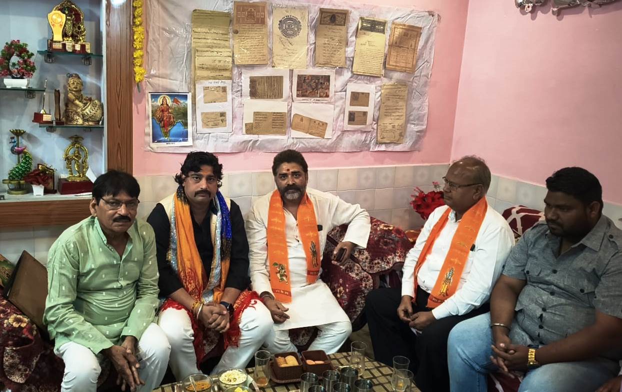 पुरानी चिट्ठियों और सिक्कों में दिखी नवसंवत्सर की झलक, सर्राफा व्यापारी ने लगाई प्रदर्शनी, सरकारी अभिलेखों में दर्ज करने की उठी मांग