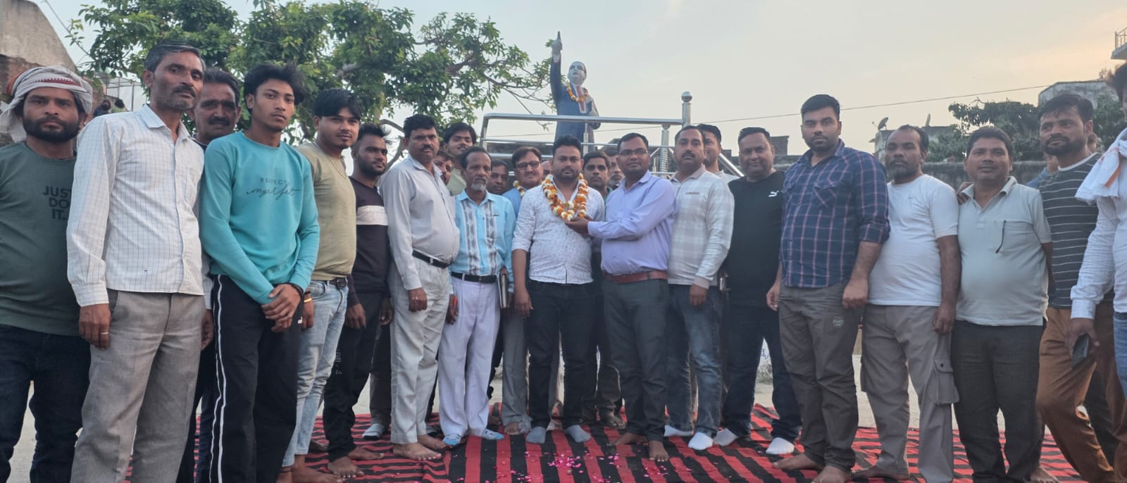 सादाबाद में अंबेडकर शोभायात्रा के पुनः अध्यक्ष बने अवनीश