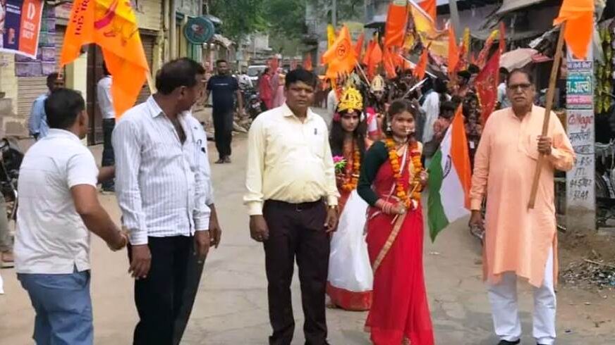 सादाबाद : नवरात्र के मौके पर निकाली नौ देवियों की झांकी, कुरसंडा में नव संवत्सर मनाया