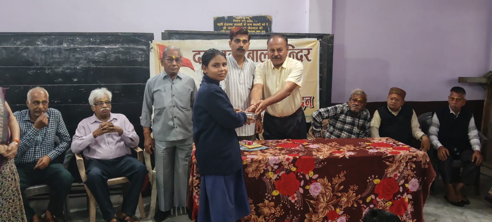 दयानंद बाल मंदिर में हर्षोल्लास के साथ मना वार्षिकोत्सव, राधिका वार्ष्णेय ने विद्यालय में पाया प्रथम स्थान, अतिथियों ने मेधावियों को किया पुरस्कृत