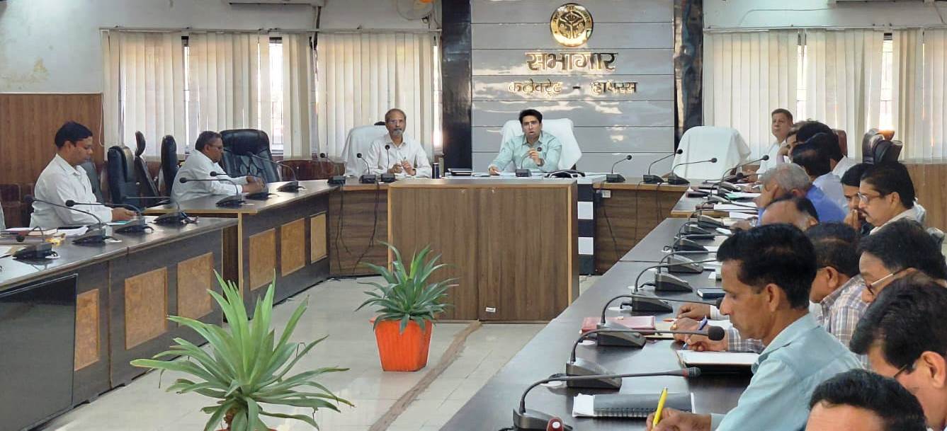 निर्माणाधीन प्रोजेक्ट्स की अब ‘डेली फोटो रिपोर्ट’ मांगेंगे डीएम, कलेक्ट्रेट में डीएम ने जांची जिला कारागार, क्रिटिकल केयर ब्लॉक और गौशालाओं की प्रगति, अधूरी परियोजनाओं को समयसीमा में पूर्ण करने के निर्देश