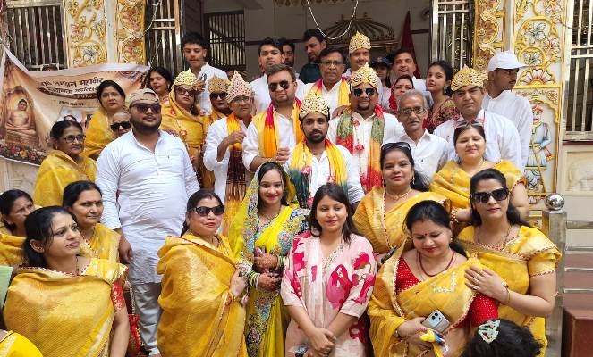 सासनी में धूमधाम से मनाया भगवान महावीर का जन्मोत्सव, भव्य शोभायात्रा ने मोहा मन, गूंजे जयकारे