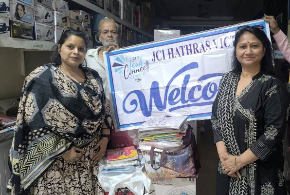 जेसीआई हाथरस विक्ट्री ने जरूरतमंद बच्चों के लिए किताबों का किया संग्रह