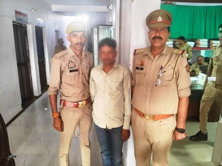 हाथरस में VDO भर्ती के नाम पर ठगी करने वाले आरोपी को गिरफ्तार