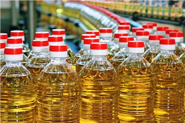 अंतरराष्ट्रीय हालातों के चलते खाद्य तेलों की कीमतों में भारी उछाल, 15 लीटर के टिन पर 70 रुपये तक की बढ़ोतरी, सोयाबीन और पाम ऑयल हुए महंगे