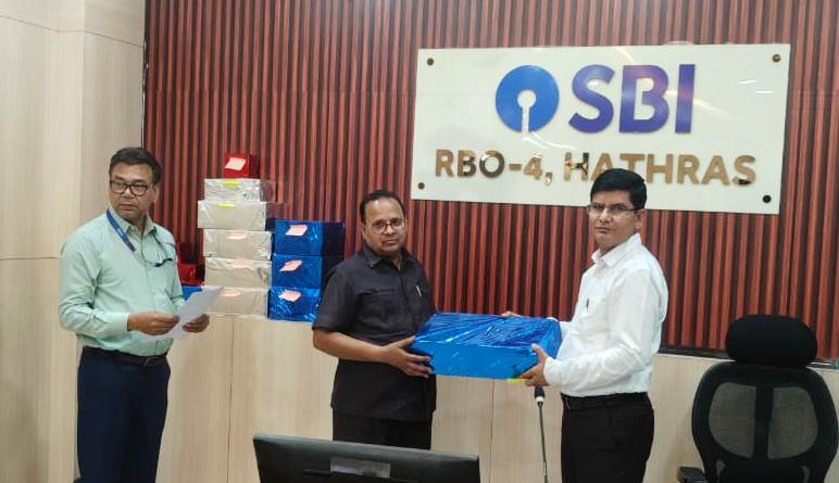 हसायन : उत्कृष्ट कार्य करने वाले SBI ग्राहक सेवा केंद्र संचालक सम्मानित, आरएम ने दी नई कार्य योजना