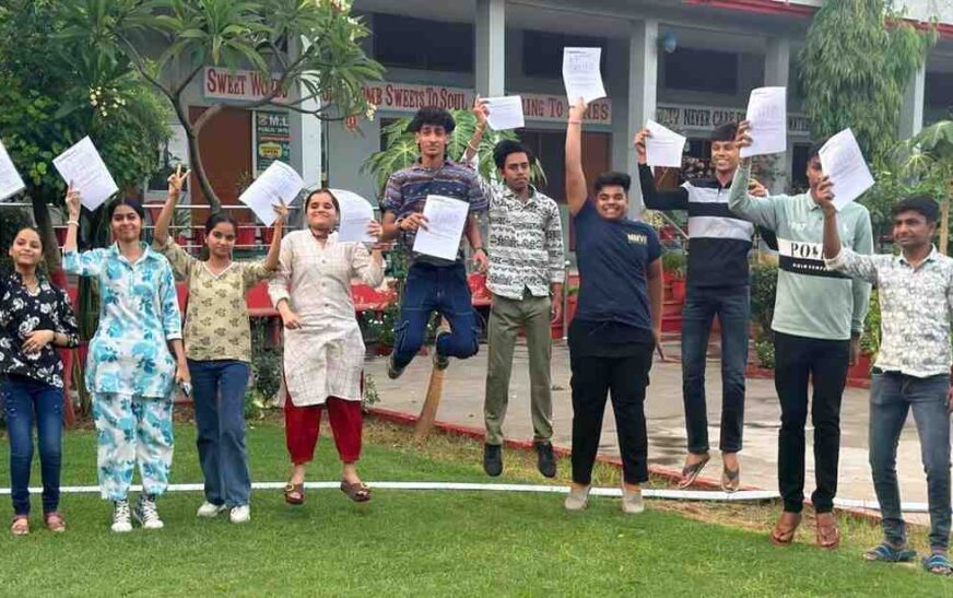सीबीएसई हाईस्कूल परीक्षा में एमएलडीवी पब्लिक इंटर कॉलेज का शत-प्रतिशत परिणाम, पावनी शर्मा बनीं टॉपर