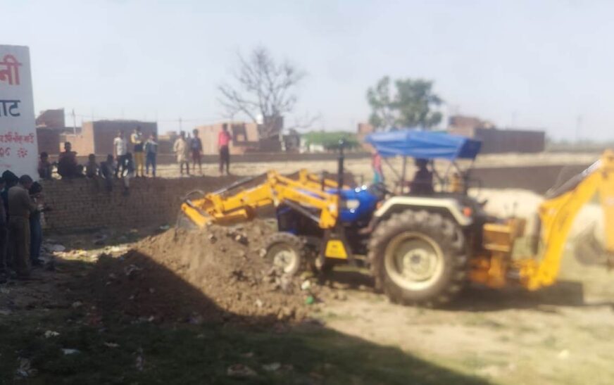 गाय की मौत पर भड़के गौरक्षक, मालिक के खिलाफ तहरीर देकर कार्रवाई की मांग, पशु चिकित्सक ने किया पोस्टमार्टम