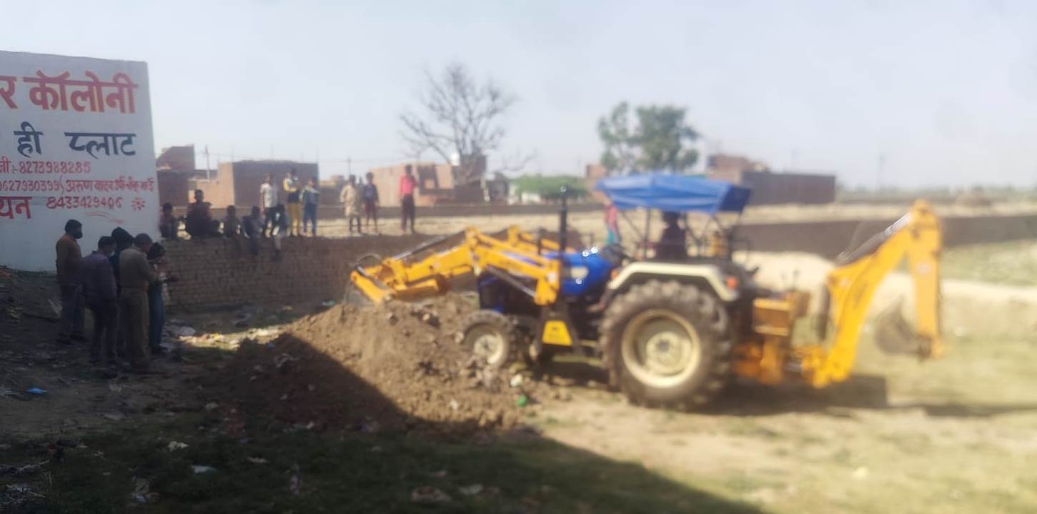 गाय की मौत पर भड़के गौरक्षक, मालिक के खिलाफ तहरीर देकर कार्रवाई की मांग, पशु चिकित्सक ने किया पोस्टमार्टम