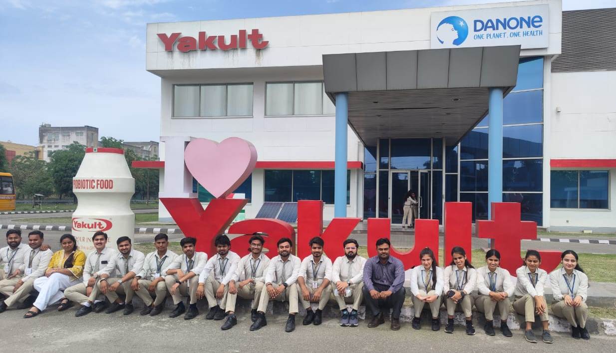 याकुल्ट प्लांट का शैक्षिक भ्रमण कर लौटे राजीव एकेडमी के विद्यार्थी, एमबीए विद्यार्थियों ने जुटाई फूड इंडस्ट्री के विभिन्न पहलुओं की जानकारी