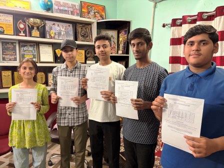 ब्राइट कैरियर पब्लिक स्कूल का परीक्षाफल शतिप्रतिशत रहा