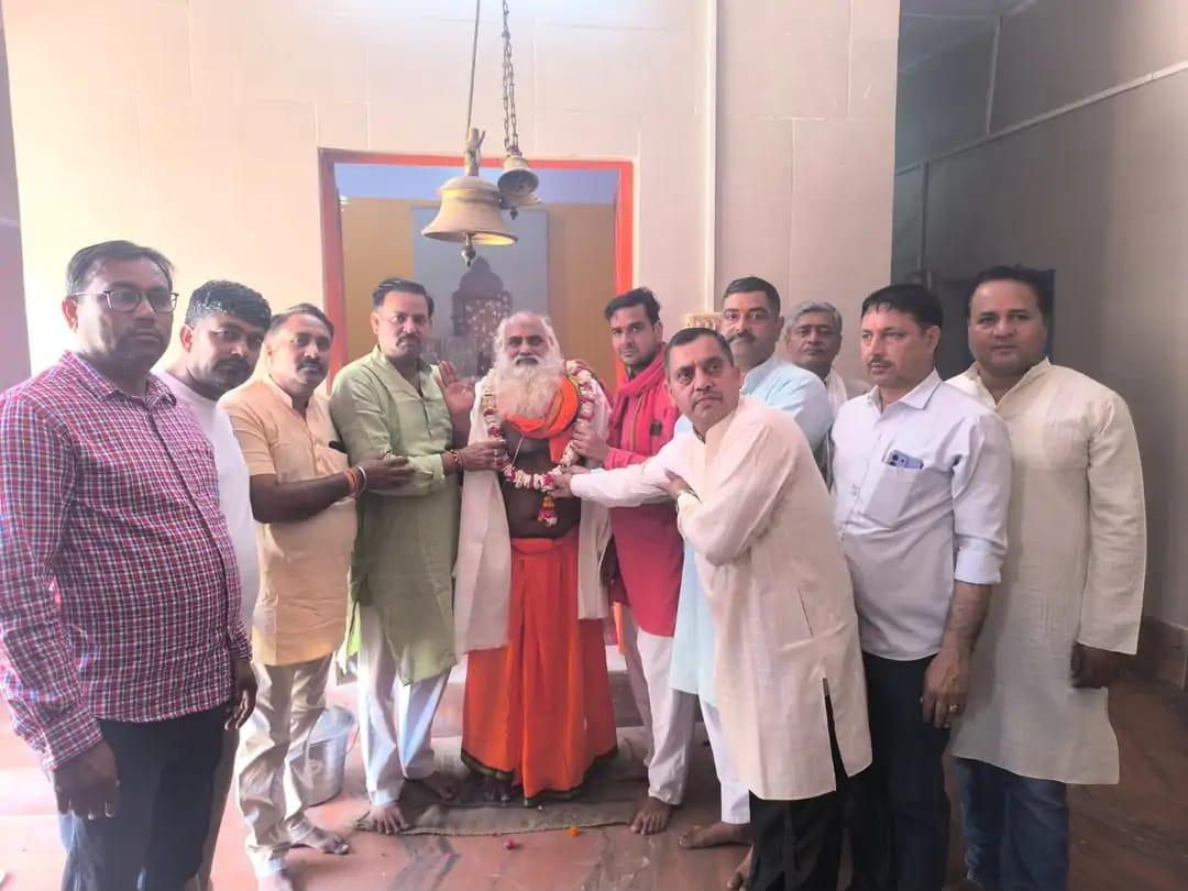 सादाबाद : जयंती पर हुई बजरंग बली की जय-जयकार, कस्बा-देहात में विभिन्न मंदिरों पर हुए आयोजन, प्रसाद वितरण भी हुआ