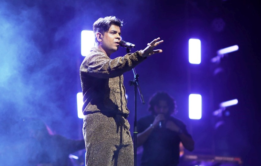 संस्कृति स्पार्क 2026 के समापन समारोह में प्रसिद्ध गायक अंकित तिवारी ने बिखेरा अपनी दिलकश आवाज का जादू