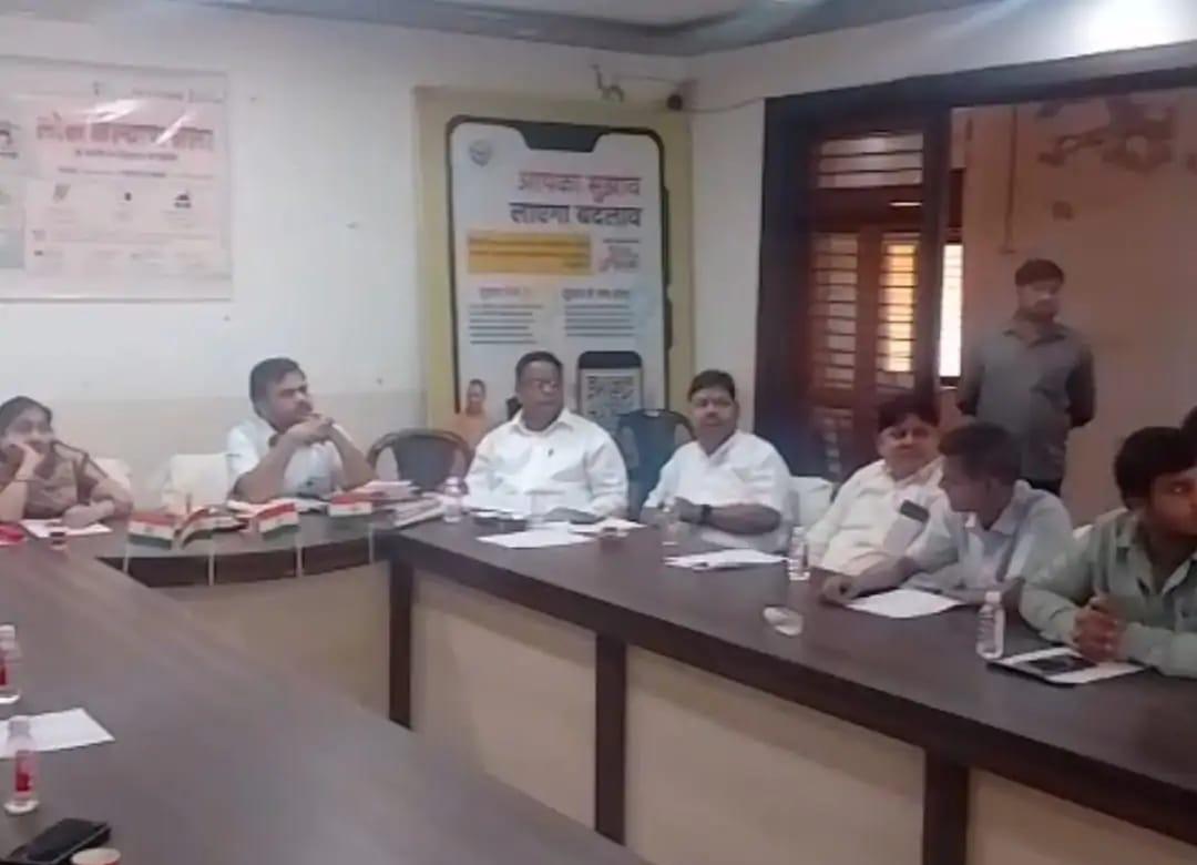 सादाबाद : नगर पंचायत इलाके में 14 करोड़ से होंगे विकास कार्य, बोर्ड बैठक में सड़क बनवाए जाने का प्रस्ताव