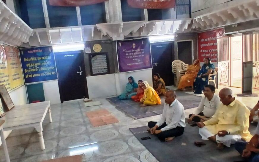 हाथरस में विश्व नवकार दिवस पर उमड़े श्रद्धालु, विश्व शांति और कल्याण के लिए हुआ सामूहिक जाप