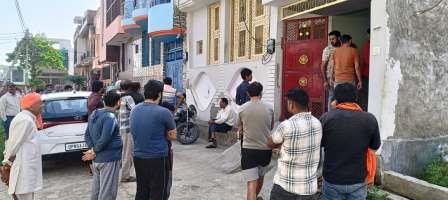 हाथरस में दो मकानों में लाखों की चोरी, बेखौफ बदमाशों ने दो बंद मकानों को निशाना बनाते हुए लाखों रुपये के माल पर हाथ साफ किया