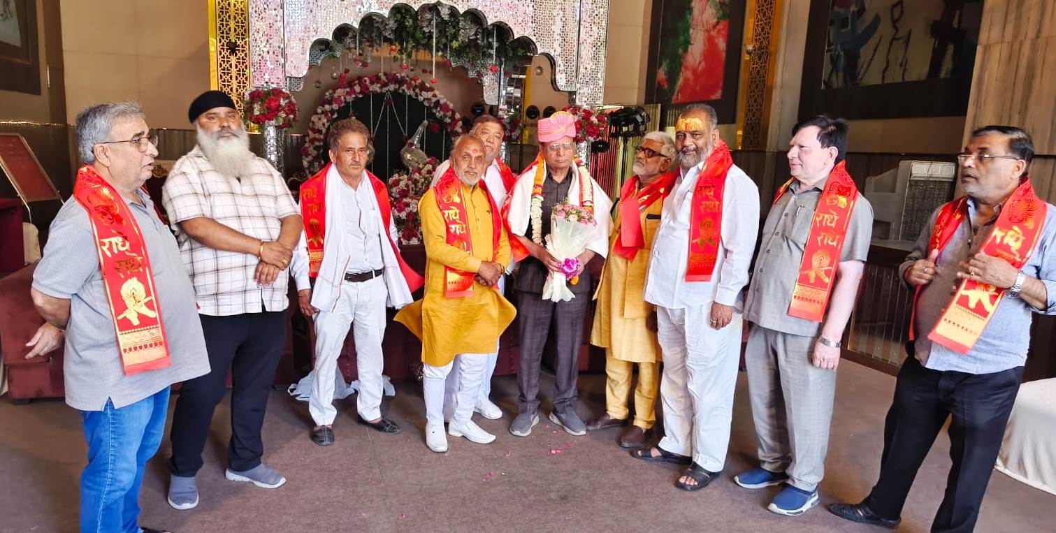 उत्तर प्रदेश टेंट व्यापारी एसोसिएशन के छठी बार निर्विरोध अध्यक्ष बने अशोक चावला, हाथरस की टीम ने किया सम्मान