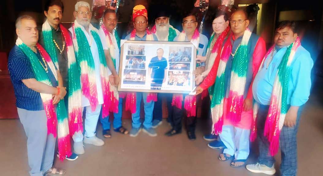 अशोक चावला का हाथरस टेंट, लाइट, केटर्स, फूल एवं साउंड व्यापारी एसोसिएशन ने किया भव्य अभिनंदन