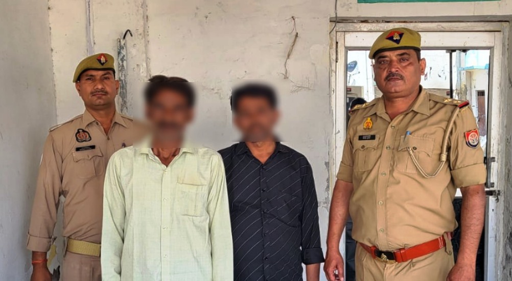 मुरसान गेट स्थित जुए के अड्डे पर पुलिस का छापा, दो गिरफ्तार, नगदी और ताश बरामद