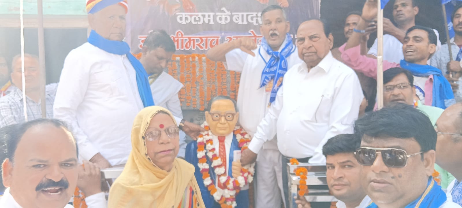 सासनी में ​हर्षोल्लास के साथ मनाई गई बाबा साहब की 135वीं जयंती, निकाली गई भव्य शोभायात्रा