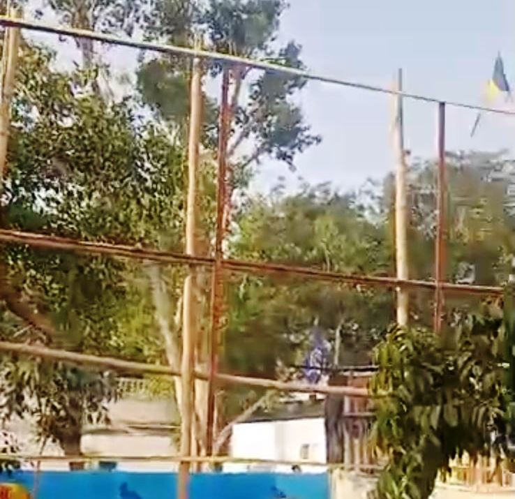 अंबेडकर पार्क में बाबा साहब की होर्डिंग फाड़ी, आरोपियों की गिरफ्तारी की मांग