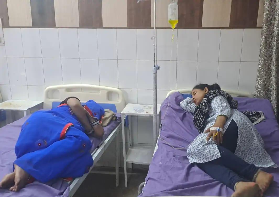 सादाबाद : लोगों की सेहत पर भारी पड़ने लगी गर्मी, सीएचसी में रोजाना पहुंच रहे दर्जनों मरीज, अतिरिक्त वार्ड तैयार