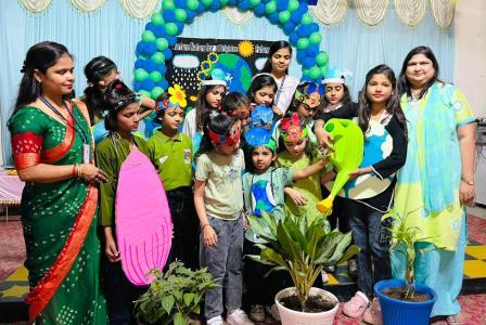 टैगोर इंटरनेशनल स्कूल में अंतर्राष्ट्रीय मातृ पृथ्वी दिवस पर छात्रों ने लिया संरक्षण का संकल्प