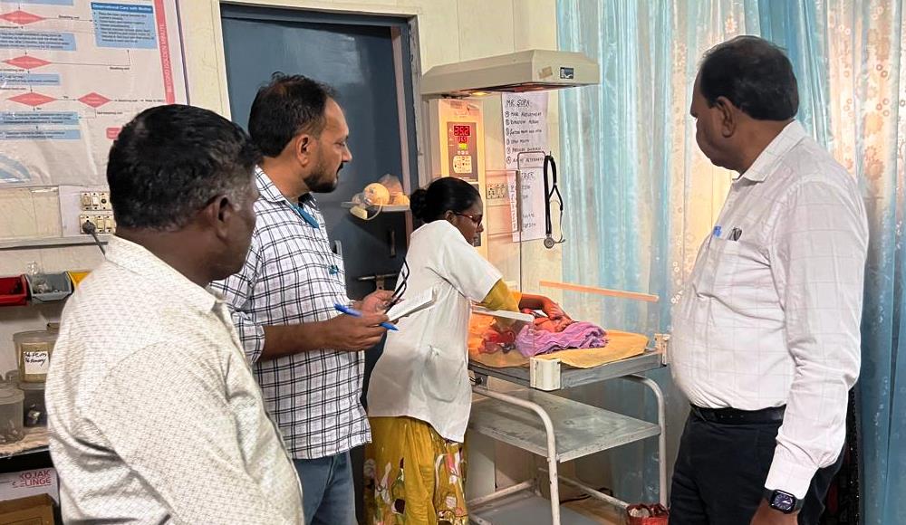 CMO ने किया मुख्यमंत्री जन आरोग्य मेले का औचक निरीक्षण, टीकाकरण और दवाओं की उपलब्धता जांची