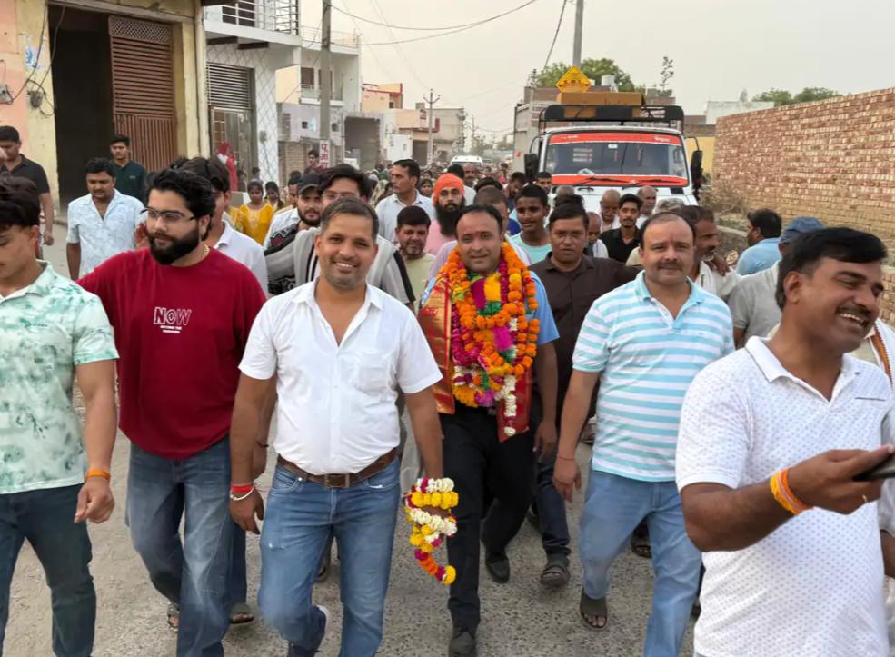 भारतीय वायु सेना में बीस साल देश सेवा कर लौटे जवान का हुआ शानदार स्वागत