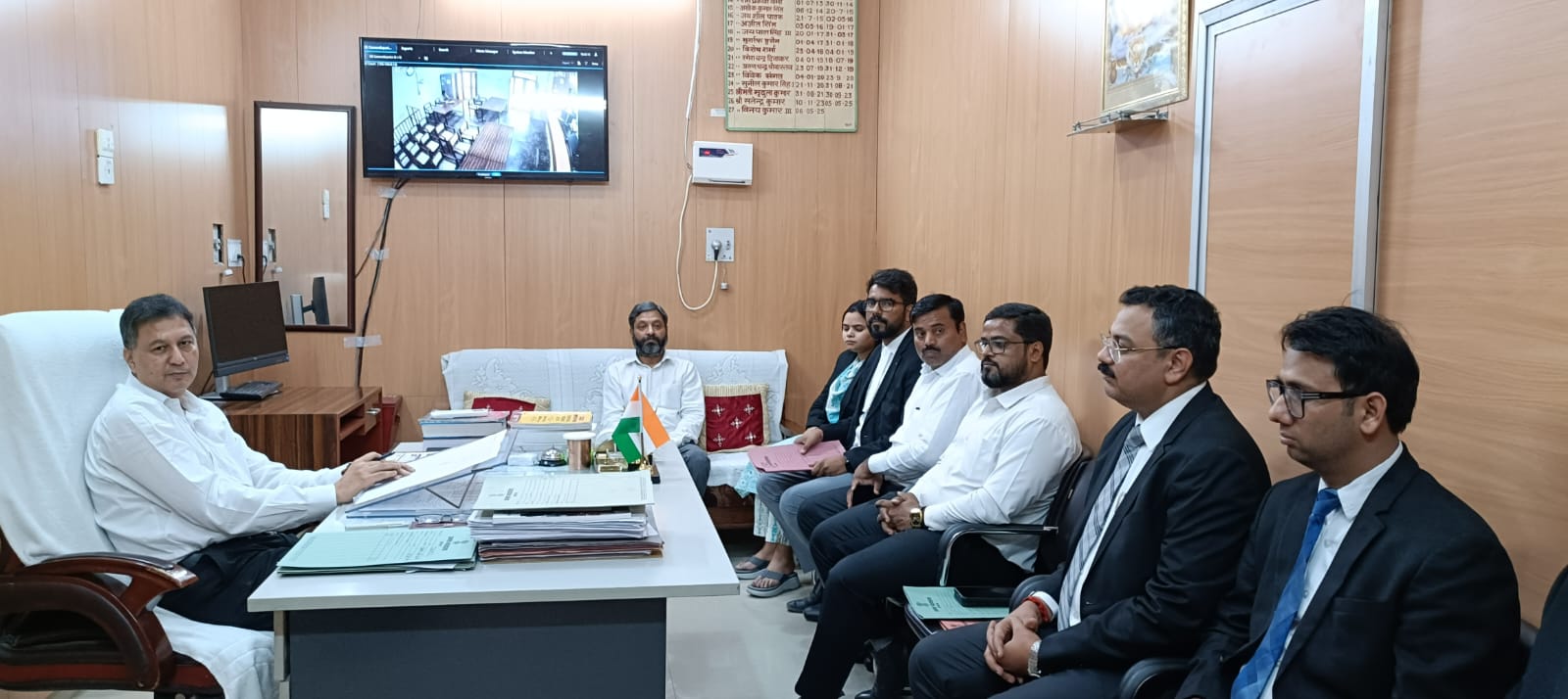 राष्ट्रीय लोक अदालत की सफलता के लिए जनपद न्यायाधीश ने न्यायिक अधिकारियों को दिए दिशा-निर्देश