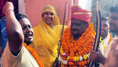 हाथरस में उमेश चंचल लगातार दूसरी बार चुने गए सफाई मजदूर संघ के अध्यक्ष