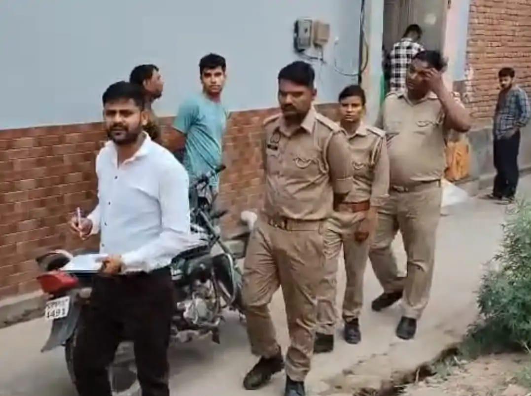 विजिलेंस ने छापेमारी कर बिजली चोरी पकड़ी, सादाबाद के कई इलाकों में मचा हड़कंप, कई जगह मिली अनियमितता