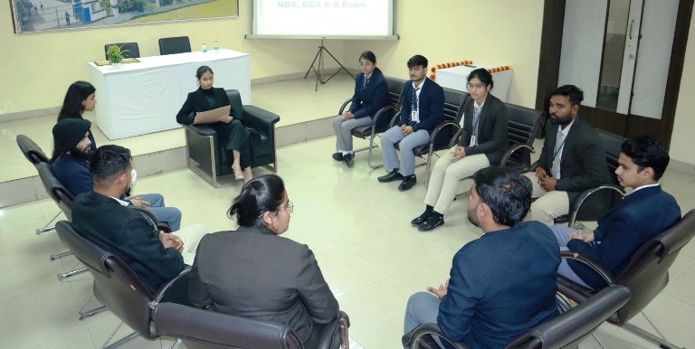 राजीव एकेडमी के पांच विद्यार्थियों ने भरी करियर की ऊंची उड़ान, मावरिक एज्यूकेशन में मिला रुपये 6.8 लाख का वार्षिक पैकेज