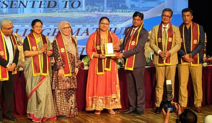 सर्वश्रेष्ठ जागरूकता कार्यक्रमों के लिए केडी डेंटल कॉलेज सम्मानित, इंटरनेशनल कॉन्फ्रेंस में संस्थान के परास्नातक विद्यार्थियों ने किया पोस्टर प्रजेंटेशन