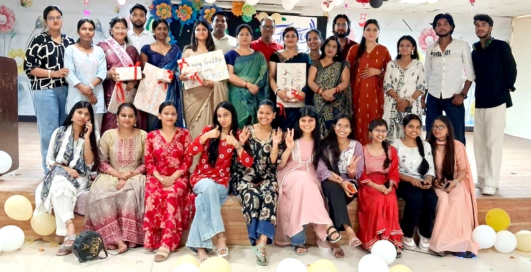मंगलायतन विश्वविद्यालय की फेयरवेल पार्टी में सांस्कृतिक प्रस्तुतियों ने बांधा समां
