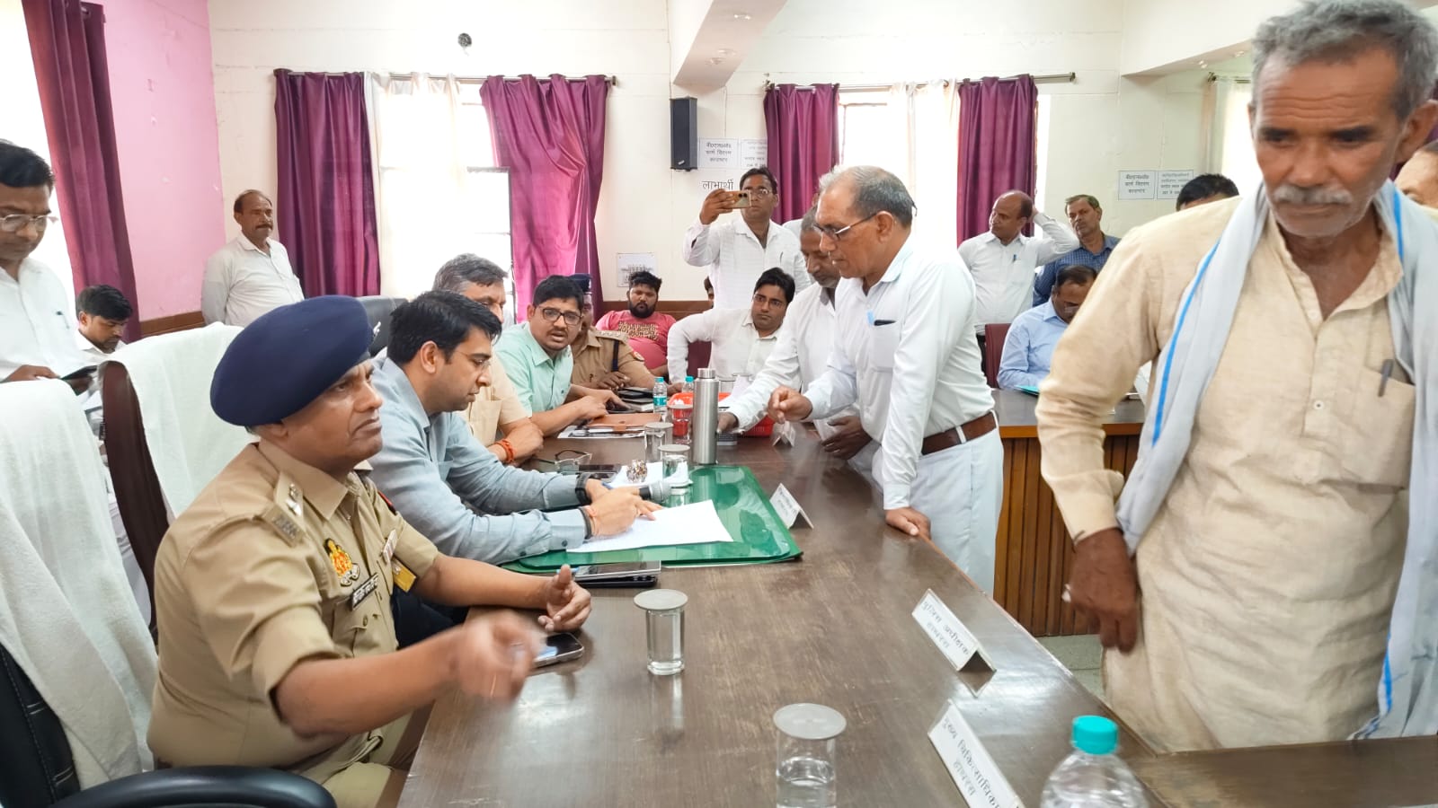 संपूर्ण समाधान दिवस में जनसमस्याओं के त्वरित निस्तारण पर जोर, सादाबाद तहसील में विधायक, डीएम और एसपी ने सुनीं शिकायतें
