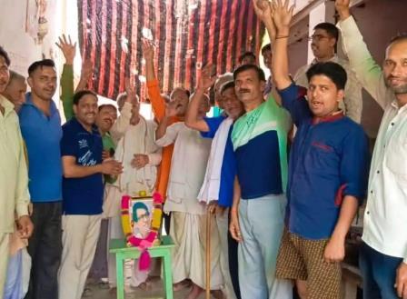 सादाबाद : पुण्यतिथि पर किसानों के नेता को नमन, बिसावर में मनाई गई पूर्व केंद्रीय मंत्री और रालोद राष्ट्रीय अध्यक्ष अजीत सिंह की पुण्यतिथि