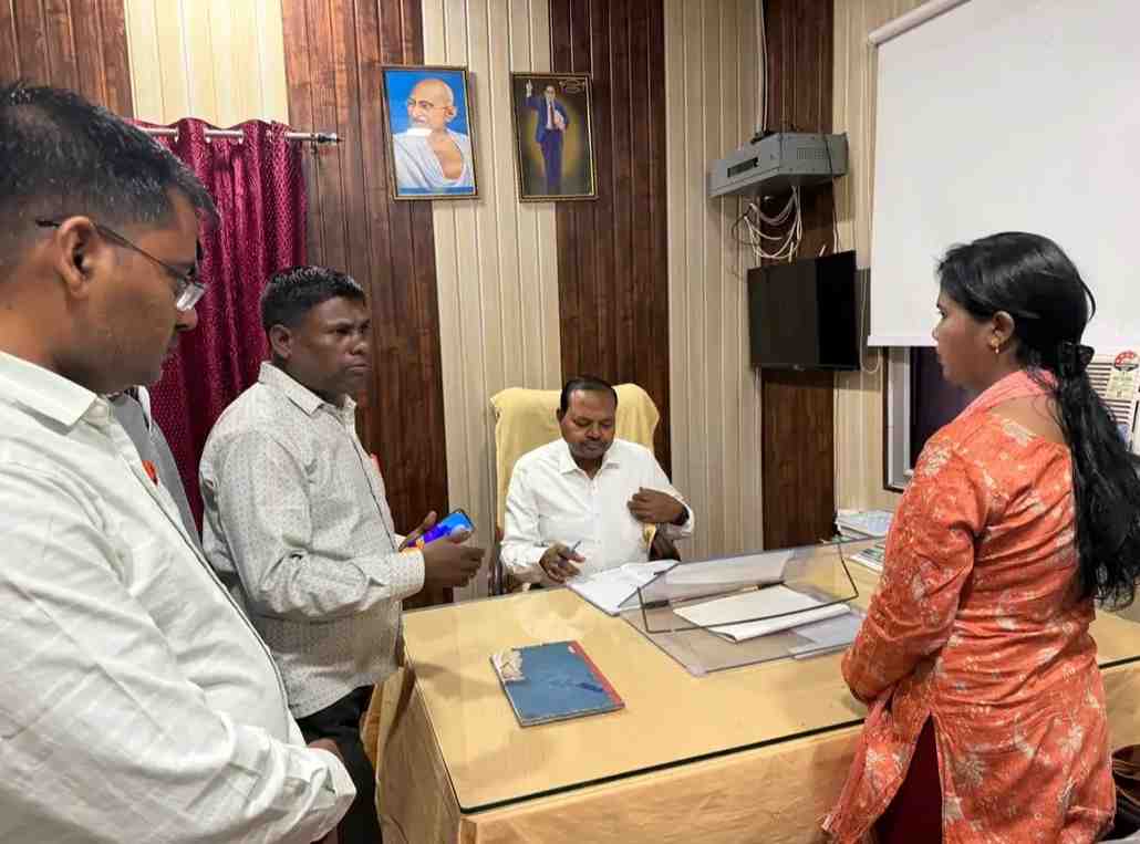 हसायन : कार्यवाहक सीएमओ ने किया दोबारा निरीक्षण फिर भी नहीं सुधरे हालात, प्रभारी चिकित्साधिकारी सहित कई मिले अनुपस्थित
