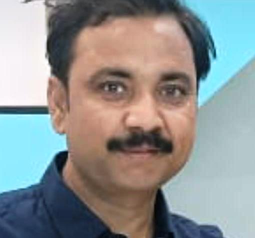 अज्ञात वाहन की टक्कर बाइक सवार युवक की मौत, इलाज के दौरान तोडा दम