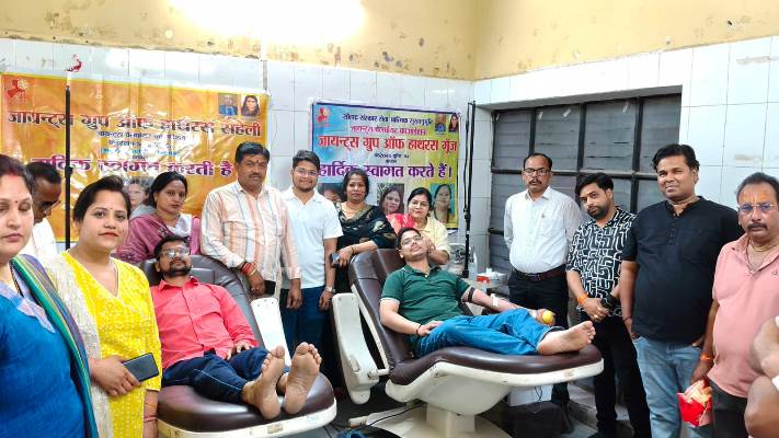 बुद्ध पूर्णिमा पर 33 लोगों ने किया रक्तदान, एक ही परिवार के 5 सदस्यों ने पेश की मिसाल
